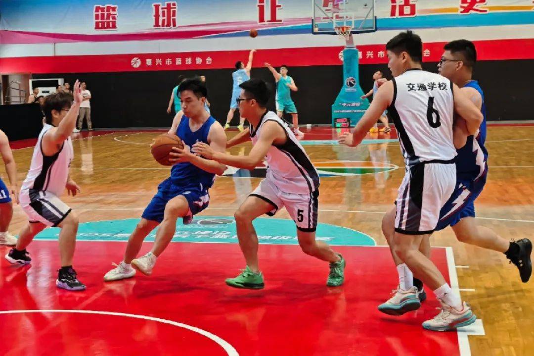 关于在北京队赛场上演全国篮球锦标赛,进球,引发球迷泪目的信息 关于在北京队赛场上演全国篮球锦标赛,进球,引发球迷泪目的信息