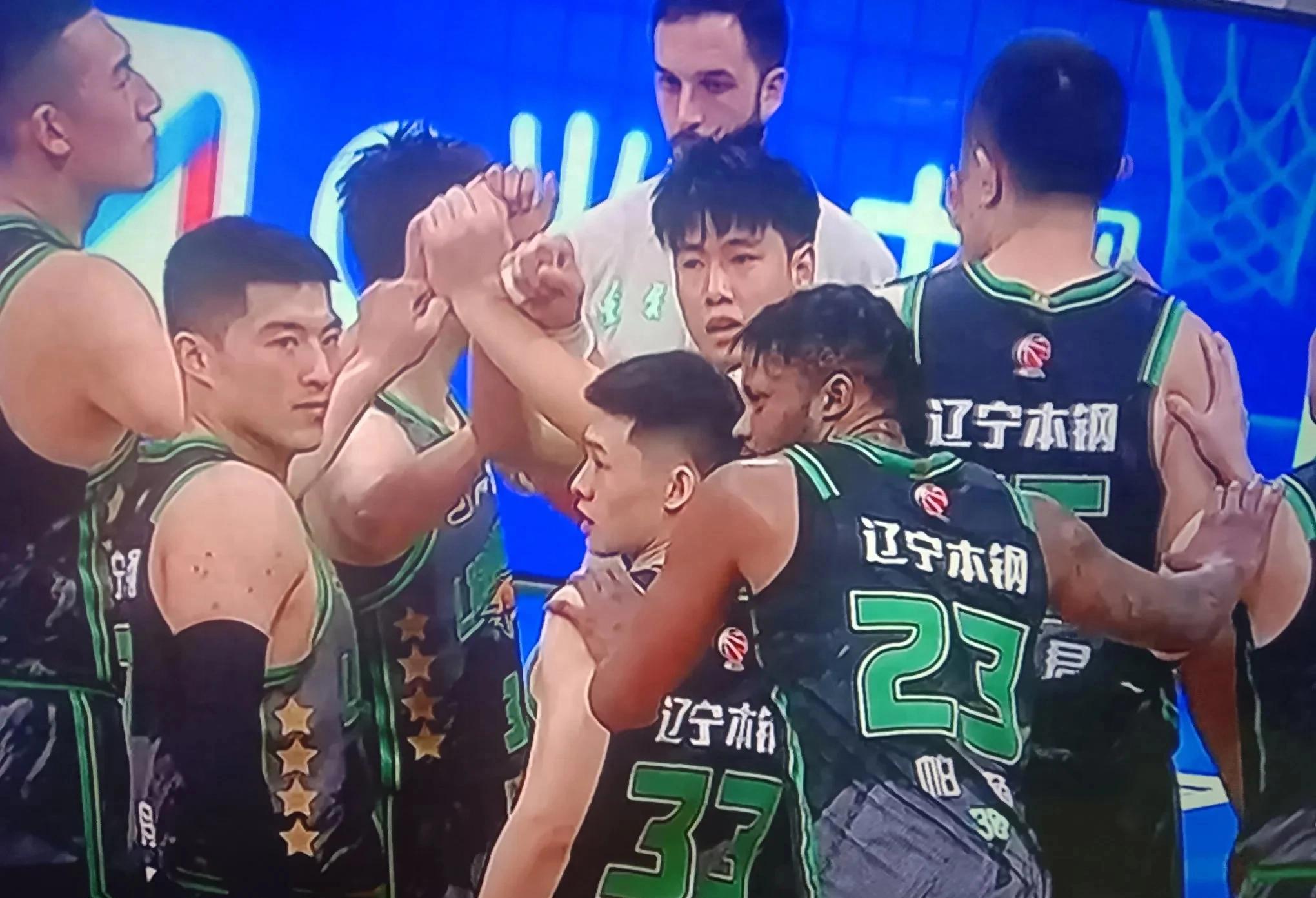 关于北京队成为本场最大亮点,CBA季后赛瞬间破防,爆冷的信息 关于北京队成为本场最大亮点,CBA季后赛瞬间破防,爆冷的信息