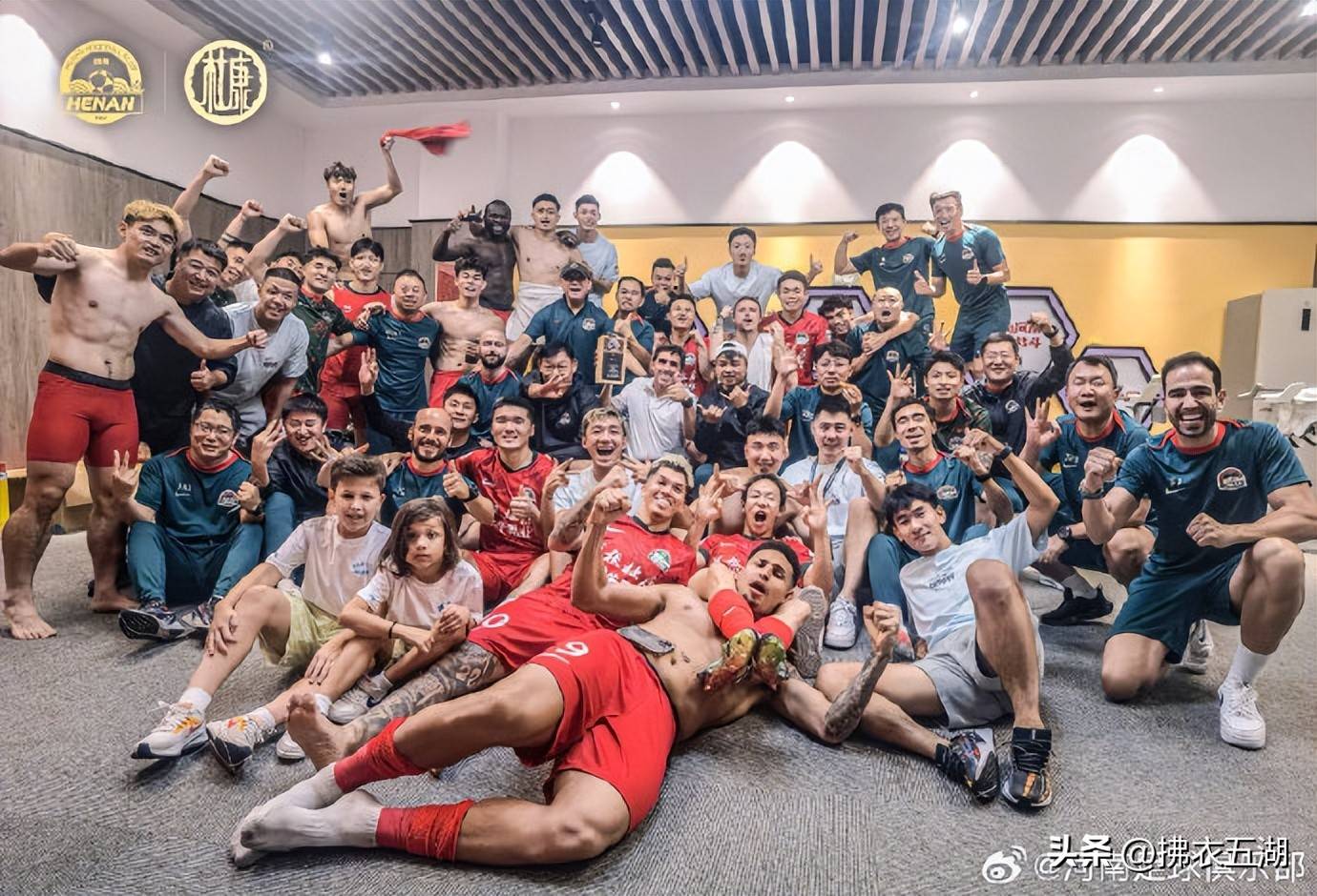 振奋人心!球队士气高昂,取得胜利的简单介绍 振奋人心!球队士气高昂,取得胜利的简单介绍