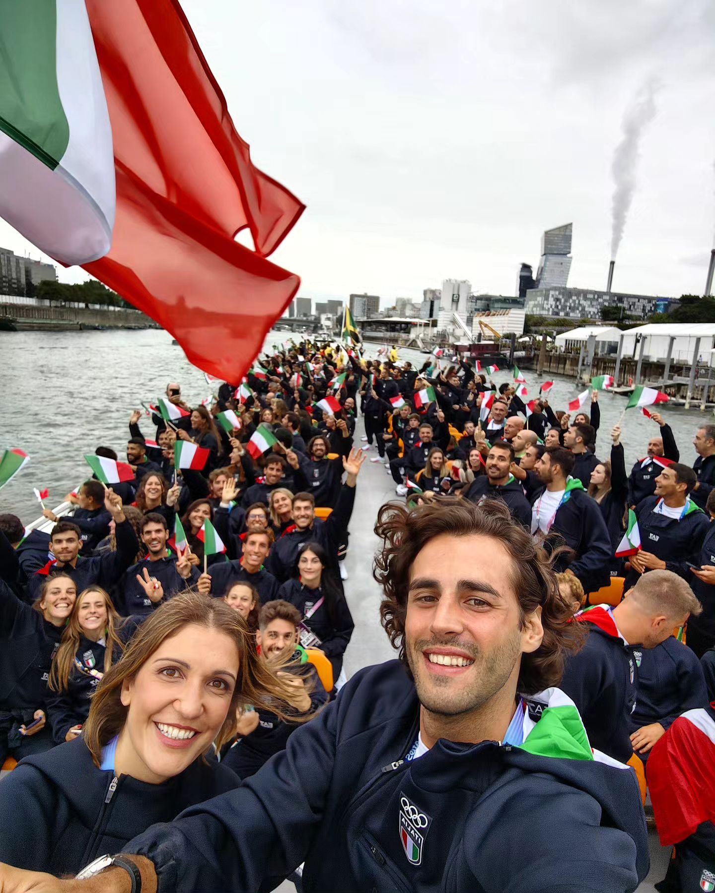 包含欧洲足坛多名明星球员合作倡导慈善赛事的词条